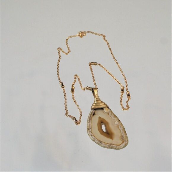 Natural Tan Agate Stone Slice Polished Geode Pendant Gold Tone Chain Necklace - Picture 4 of 6